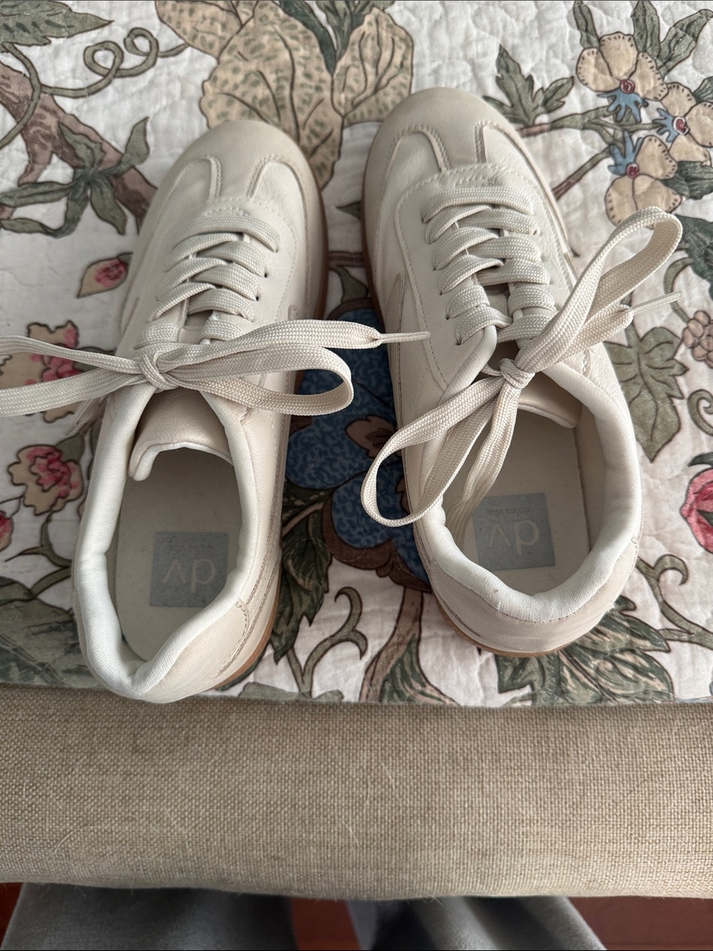Dolce Vita Cream/Beige Women's Lace-Up Sneakers